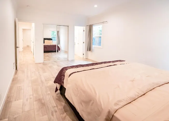 Spacious 3-Bedroom 3-Bathroom With 2-Living Room By Beverly Hills