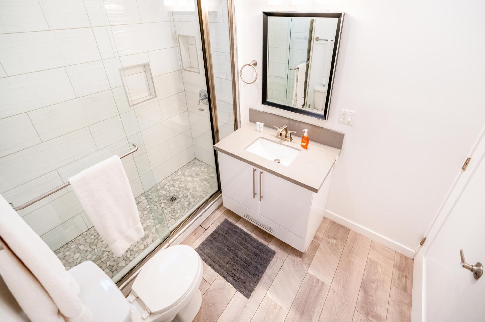 Spacious 3-bedroom 3-bathroom With 2-living By Beverly Hills Apartment