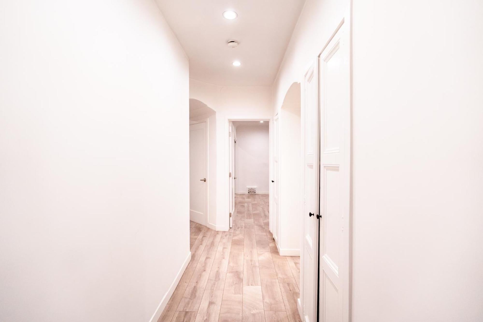 Apartment Spacious 3-bedroom 3-bathroom With 2-living By Beverly Hills