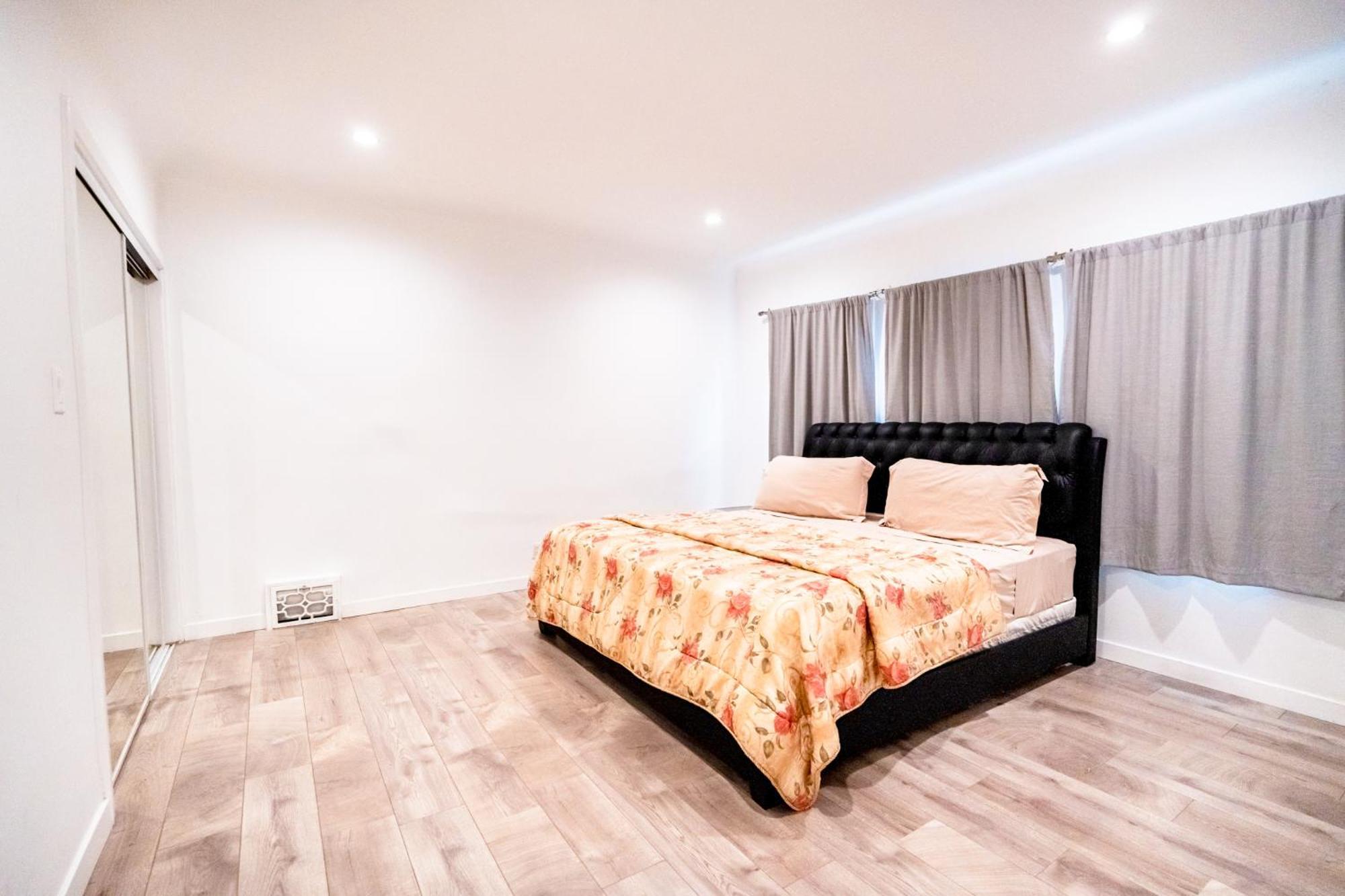 Spacious 3-bedroom 3-bathroom With 2-living By Beverly Hills *